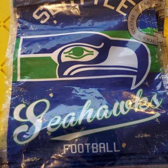 SEAHAWKS THROWBACK LEGEND FLAG - Picture 2 of 2